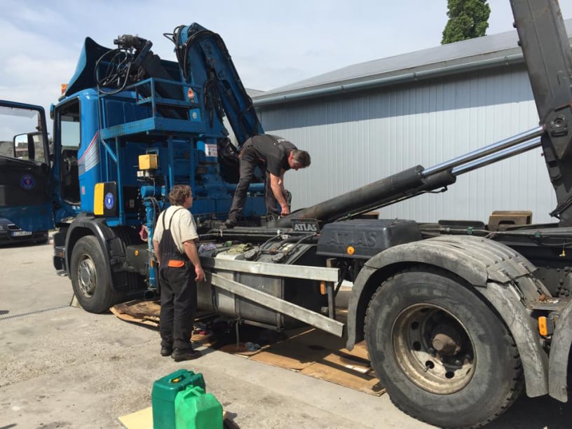 Teherautó emelők javítása